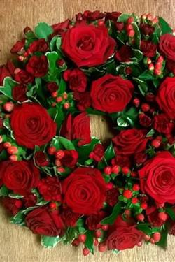 Red Roses Wreath